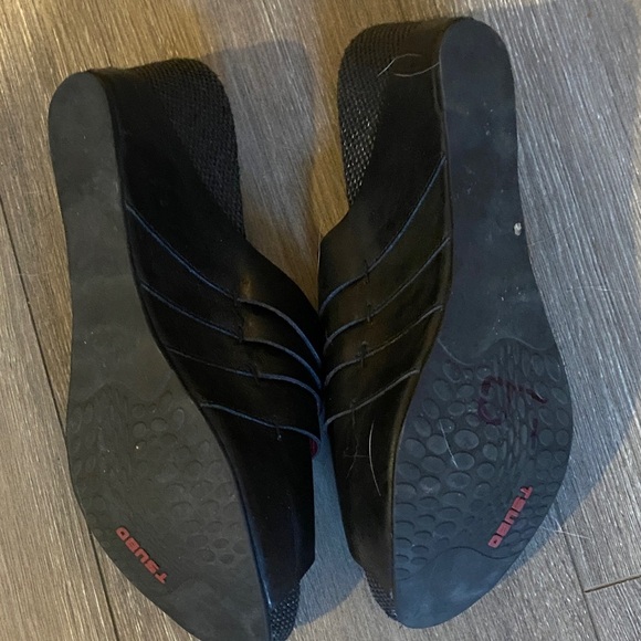 Tsubo wonens Black Slide Sandals - Picture 5 of 8